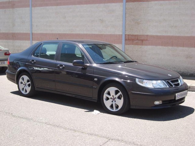 ¿Es bonito?<br />A mi lo que más me gusta es morro, el primer tercio del coche...