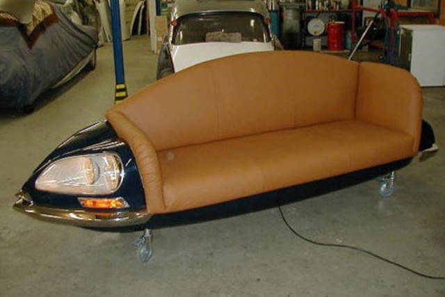 Citroen_DS_Sofa.jpg