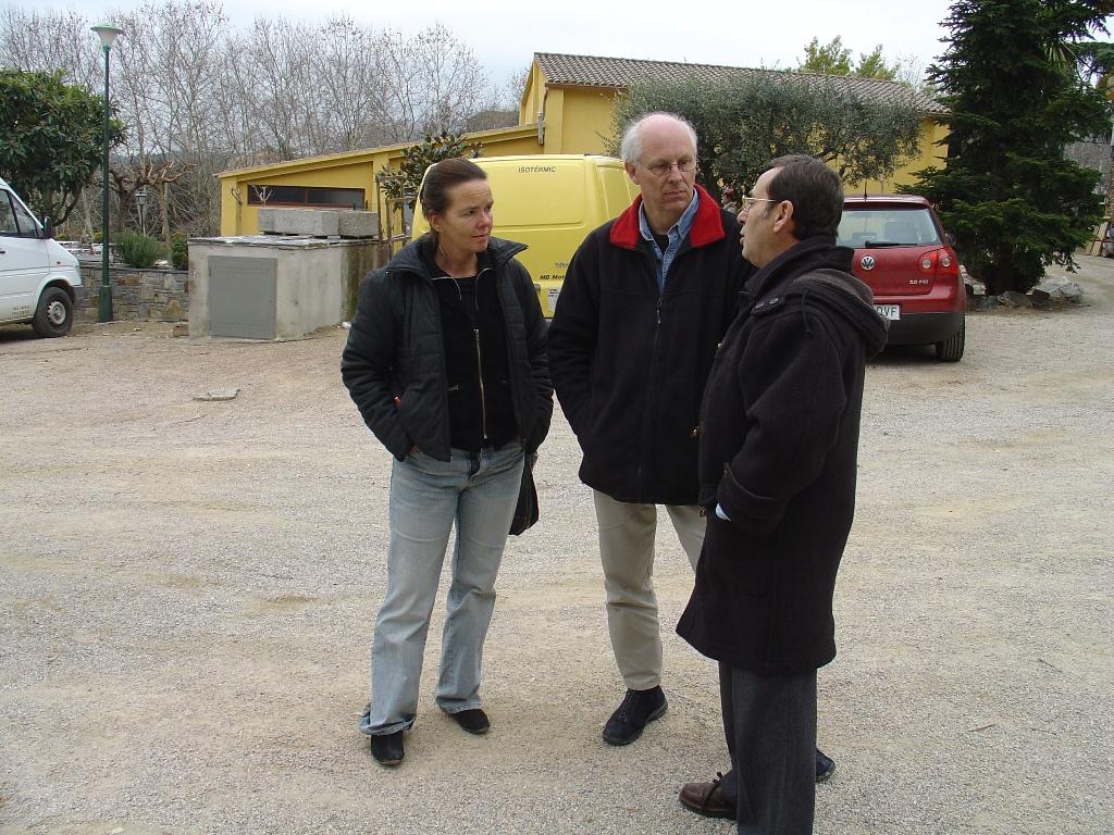 Los holandeses hablando con JR