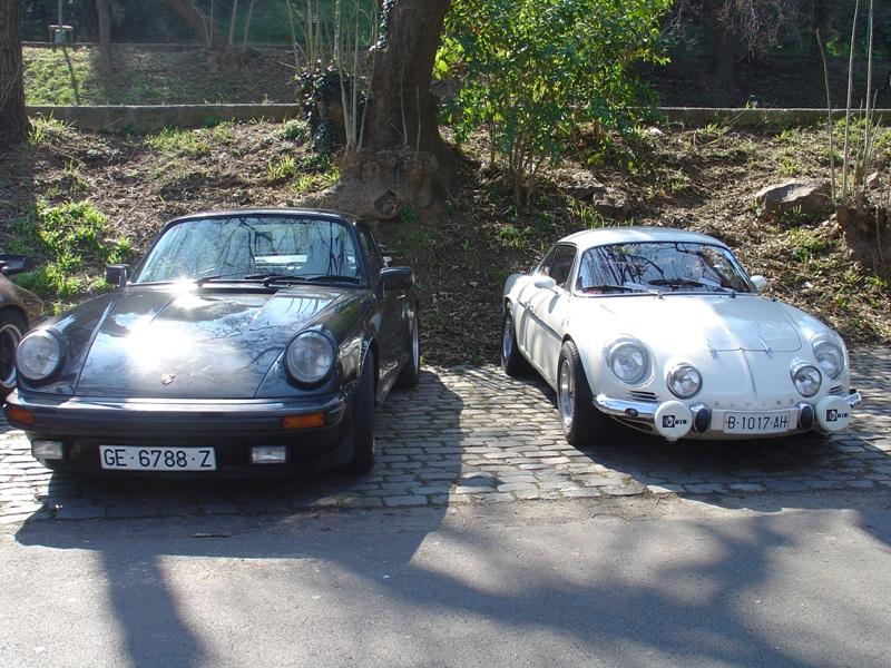 Porsche 911 vs Alpine
