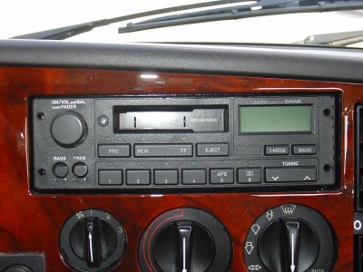 t_radio_iii_929.jpg